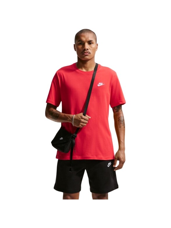 Nike vyriški marškinėliai Club Tee, raudoni AR4997 657 Nike vyriški marškinėliai Club Tee, raudoni AR4997 657