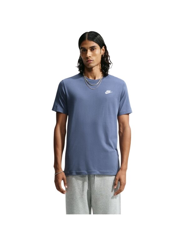 Nike vyriški marškinėliai Club Tee juodi AR4997 491 Nike vyriški marškinėliai Club Tee juodi AR4997 491