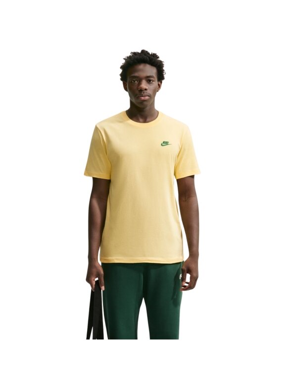 Vyriški marškinėliai Nike Club Tee geltoni AR4997 723