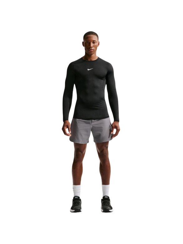 Nike marškinėliai vyrams Dri-Fit Pro ilgomis rankovėmis juodi FB7919 010 5 Nike marškinėliai vyrams Dri-Fit Pro ilgomis rankovėmis juodi FB7919 010 5