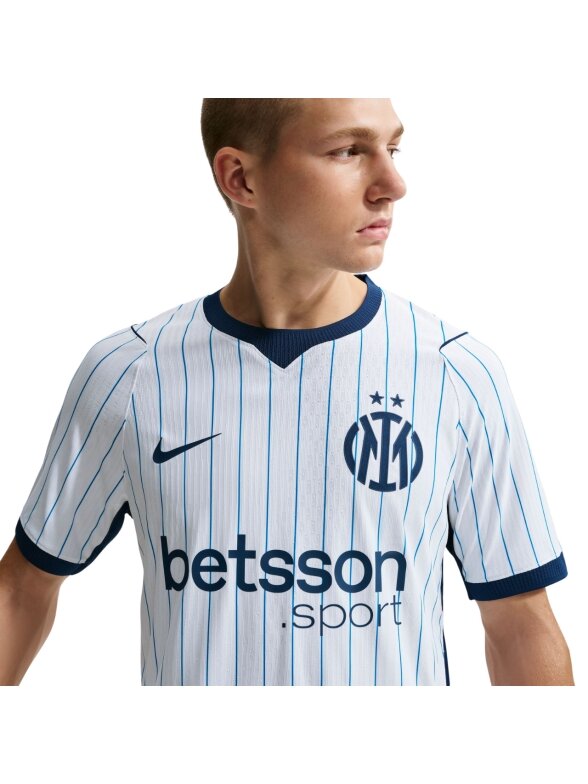 Nike Inter Milan Match 2026/27 vyriški marškinėliai balti ir mėlyni II1792 101 6 Nike Inter Milan Match 2026/27 vyriški marškinėliai balti ir mėlyni II1792 101 6