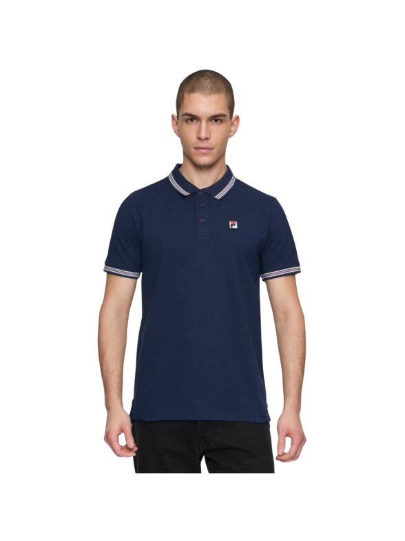 Fila Lubbeek vyriški polo marškiniai, tamsiai mėlyni FAM0898 50004 Fila Lubbeek vyriški polo marškiniai, tamsiai mėlyni FAM0898 50004