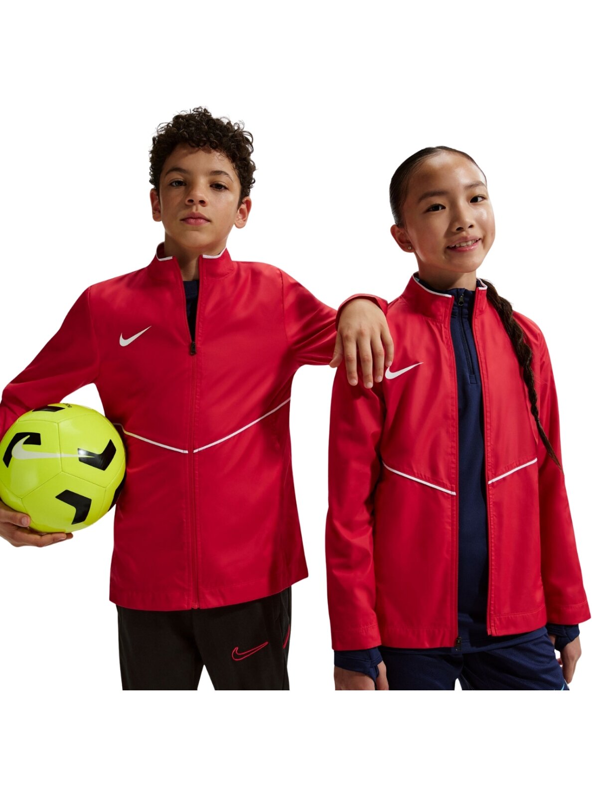 Nike Park 26 Rain vaikiška striukė raudona HM7269 657 5 Nike Park 26 Rain vaikiška striukė raudona HM7269 657 5