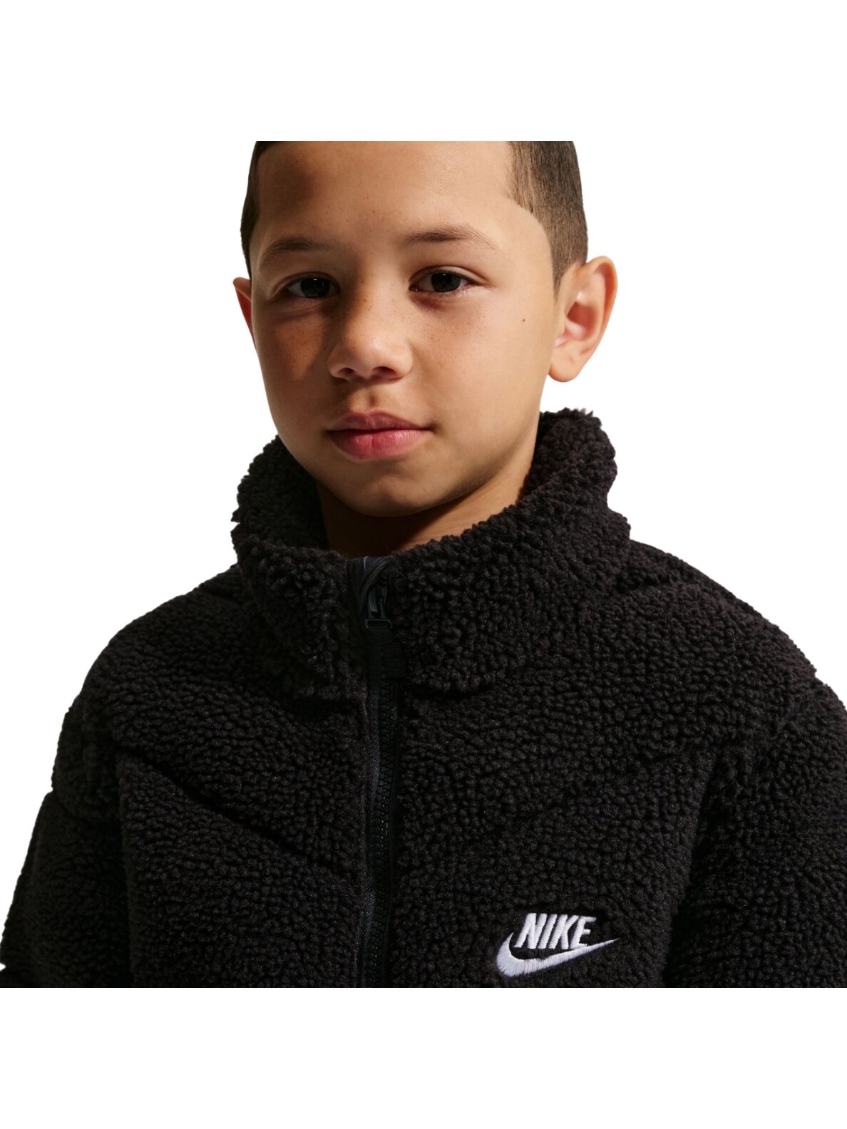 Nike striukė vaikams Sportswear juoda IM4506 010 2 Nike striukė vaikams Sportswear juoda IM4506 010 2