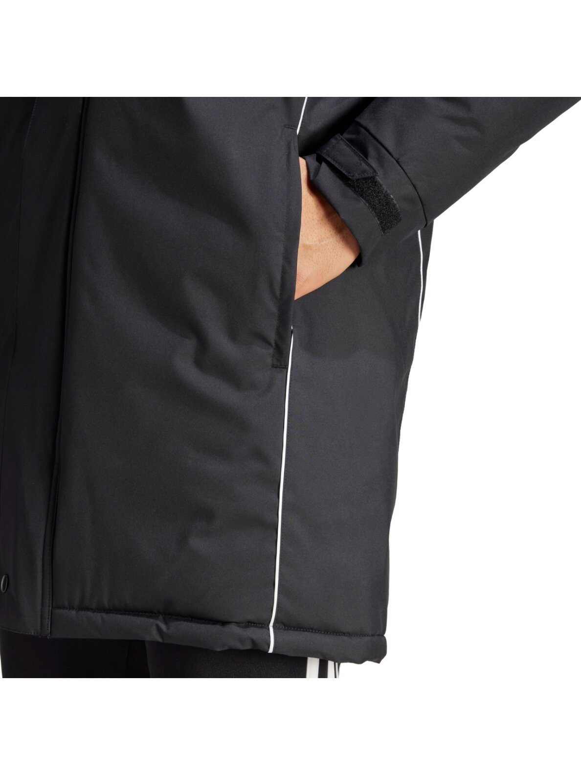 Vyriška Adidas Tiro 24 Stadium Parka striukė, juoda ir balta IJ7391 6 Vyriška Adidas Tiro 24 Stadium Parka striukė, juoda ir balta IJ7391 6
