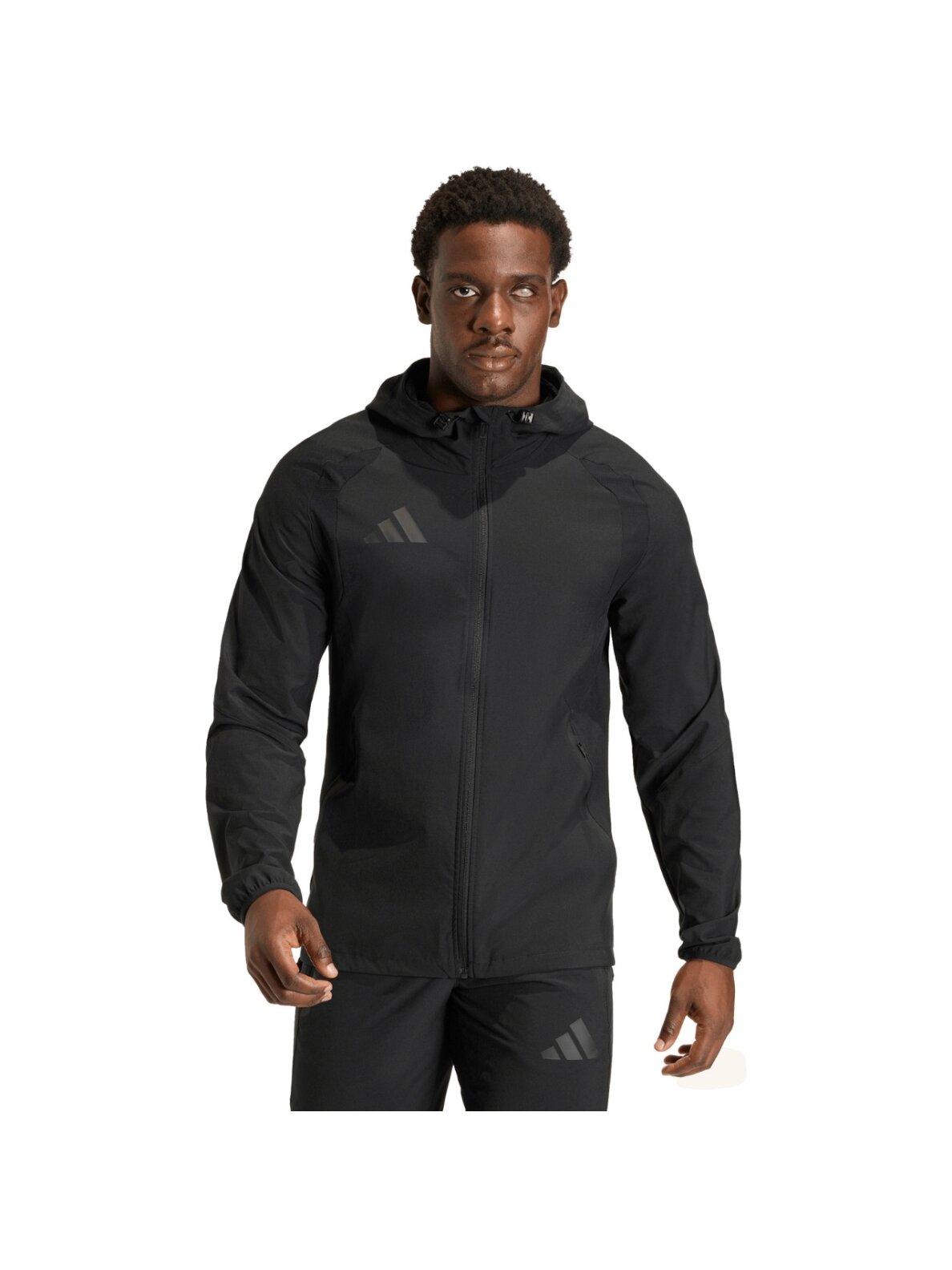 Adidas Tiro 26 Travel Windbreaker vyrams striukė juoda JM5539 Adidas Tiro 26 Travel Windbreaker vyrams striukė juoda JM5539