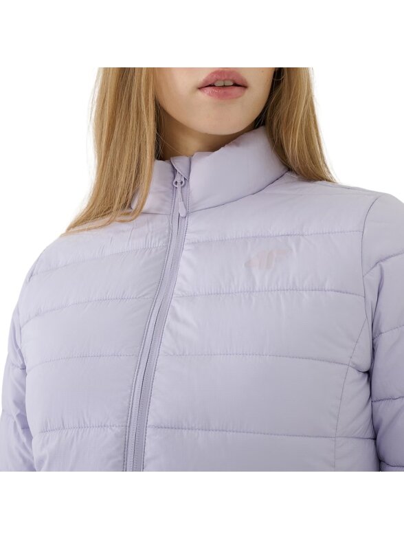 4F Moterų pūkuota striukė F533 šviesiai violetinė 4FWSS25TDJAF533 52S 5