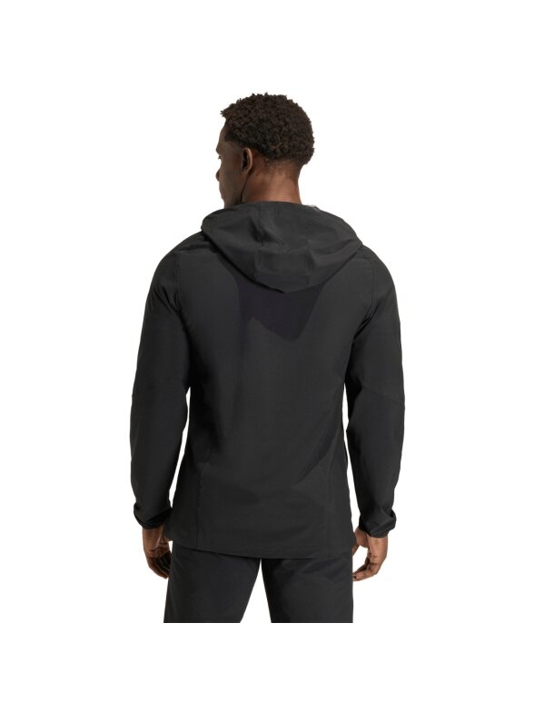 Adidas Tiro 26 Travel Windbreaker vyrams striukė juoda JM5539 2 Adidas Tiro 26 Travel Windbreaker vyrams striukė juoda JM5539 2