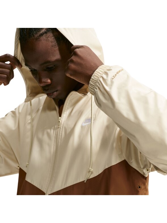 Nike Windrunner vyriška striukė smėlio ir rudos spalvos HV8369 230 4 Nike Windrunner vyriška striukė smėlio ir rudos spalvos HV8369 230 4