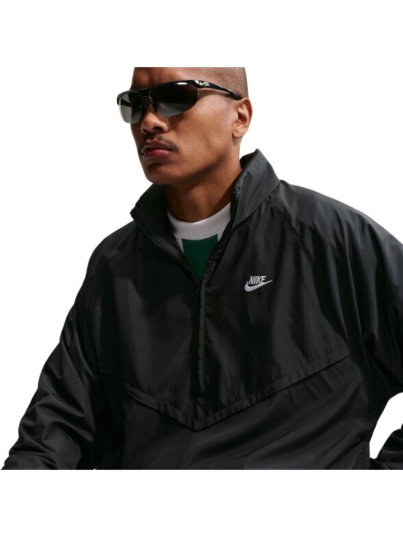 Nike Windrunner vyriška striukė juoda IF3390 010 4 Nike Windrunner vyriška striukė juoda IF3390 010 4