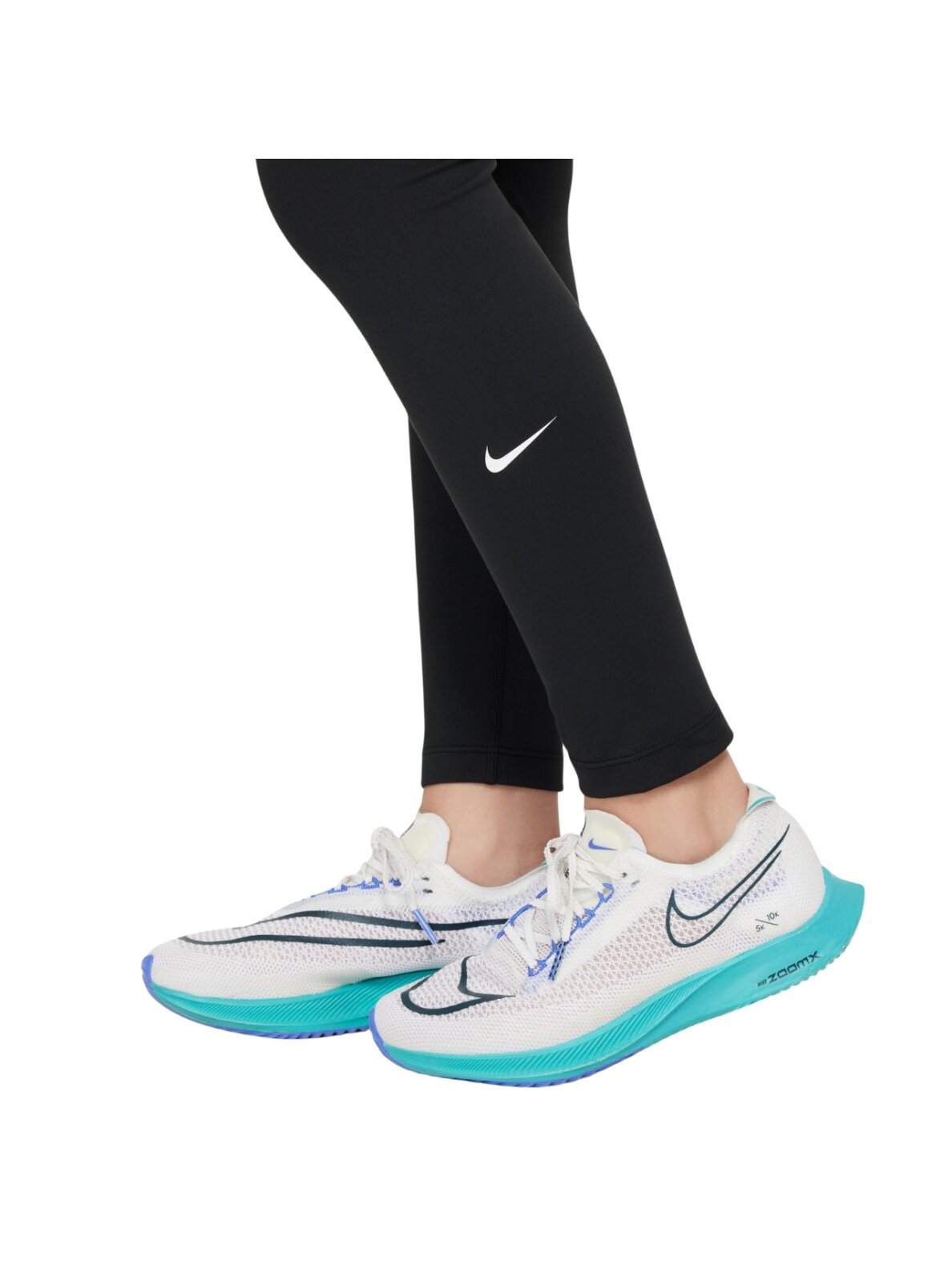 Vaikiškos antblauzdžiai Nike One juodos spalvos FZ5605 010 2 Vaikiškos antblauzdžiai Nike One juodos spalvos FZ5605 010 2