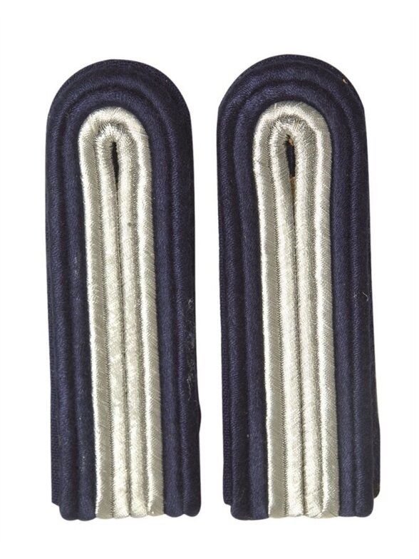 MIL-TEC East Germ. Vm Epaulets Sergeant 19410120 MIL-TEC East Germ. Vm Epaulets Sergeant 19410120