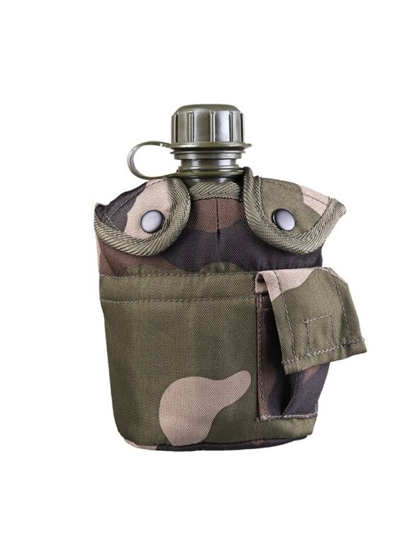 MIL-TEC plastikinis puodelis su nuimamu dangaliu 900 ml CCE camo MIL-TEC plastikinis puodelis su nuimamu dangaliu 900 ml CCE camo