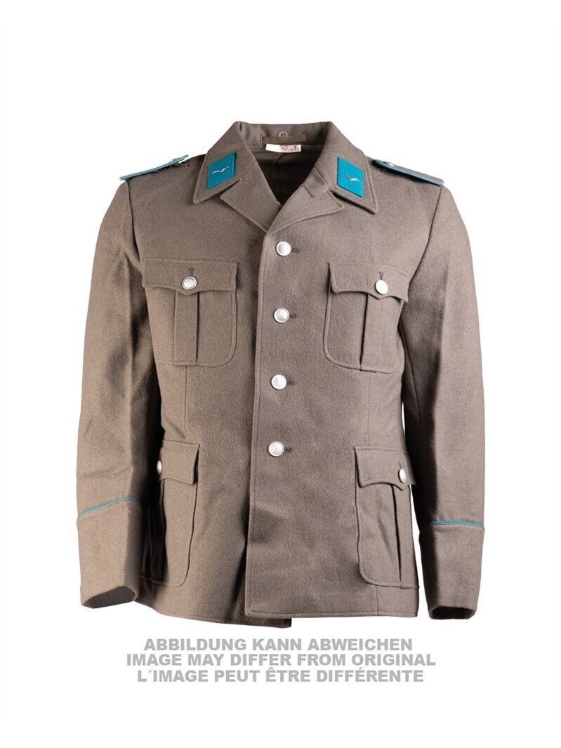 Mil-Tec Rytų Vokietijos armijos uniformos striukė W. Naudoti ženkleliai 19351200 Mil-Tec Rytų Vokietijos armijos uniformos striukė W. Naudoti ženkleliai 19351200