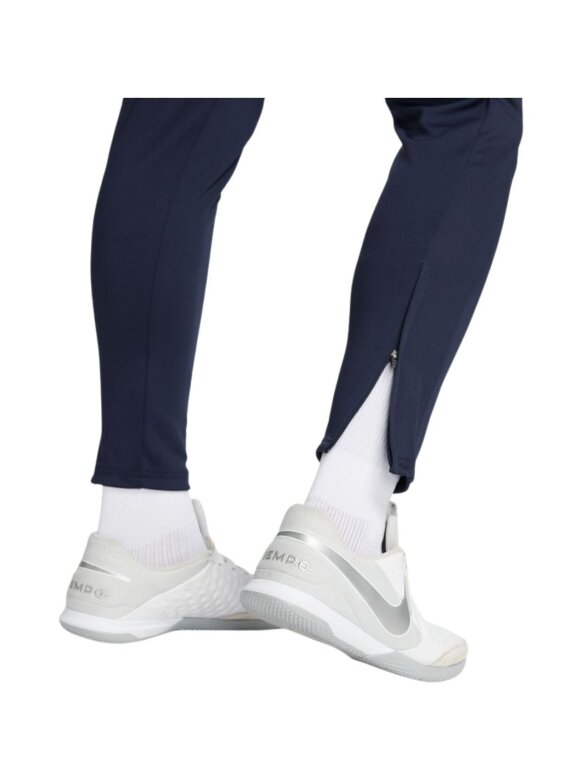 Nike DF Academy 23 vyriškos kelnės, tamsiai mėlynos DR1666 451 3 Nike DF Academy 23 vyriškos kelnės, tamsiai mėlynos DR1666 451 3