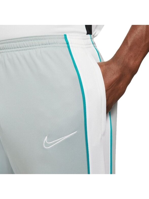 Nike NK Df Academy Trk Pants Kp Fp Jb vyriškos kelnės pilkos spalvos CZ0971 019 4 Nike NK Df Academy Trk Pants Kp Fp Jb vyriškos kelnės pilkos spalvos CZ0971 019 4