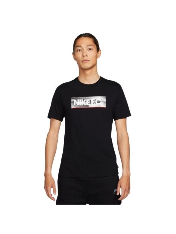 Nike NK Fc Tee Seasonal Block vyriški marškinėliai, juodi DH7444 010 Nike NK Fc Tee Seasonal Block vyriški marškinėliai, juodi DH7444 010