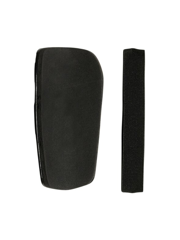 Adidas Tiro Club futbolo apsaugos juodos-auksinės JV6750 1 Adidas Tiro Club futbolo apsaugos juodos-auksinės JV6750 1