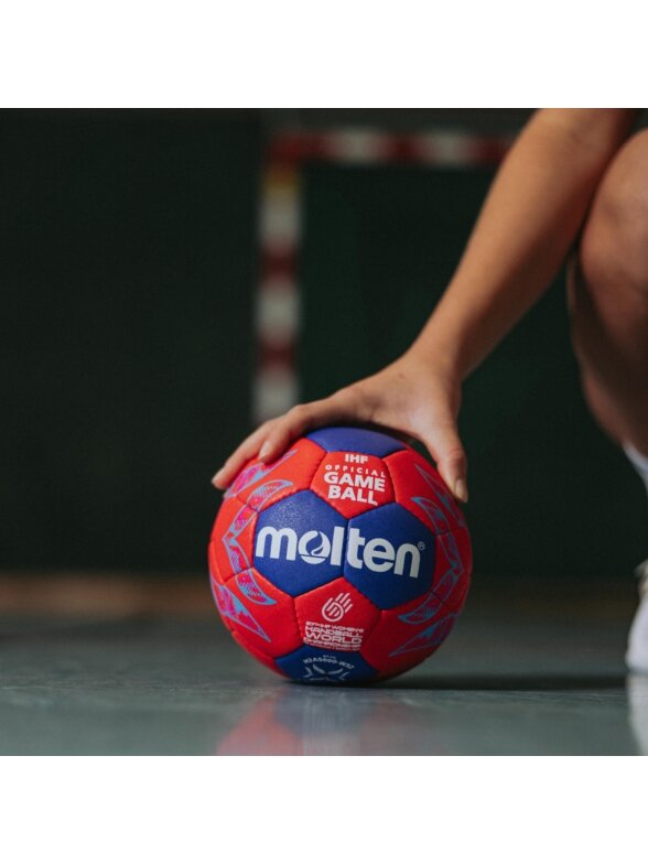 Molten moterims rankinio kamuolys IHF Approved Pro Official World Cup 2025 raudonai-mėlynas H2A5000-W5Z 4 Molten moterims rankinio kamuolys IHF Approved Pro Official World Cup 2025 raudonai-mėlynas H2A5000-W5Z 4
