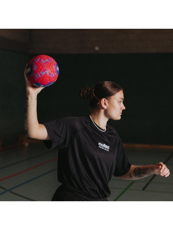 Molten moterims rankinio kamuolys IHF Approved Pro Official World Cup 2025 raudonai-mėlynas H2A5000-W5Z 6 Molten moterims rankinio kamuolys IHF Approved Pro Official World Cup 2025 raudonai-mėlynas H2A5000-W5Z 6