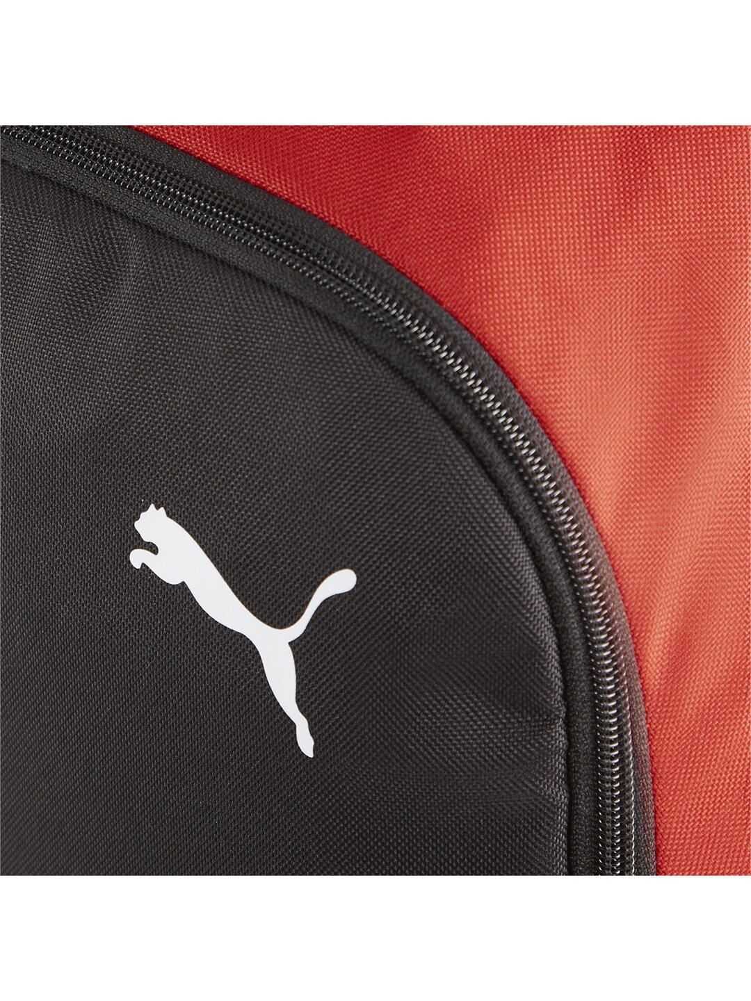 Puma Team Goal Premium XL kuprinė raudona ir juoda 90458 03 2 Puma Team Goal Premium XL kuprinė raudona ir juoda 90458 03 2