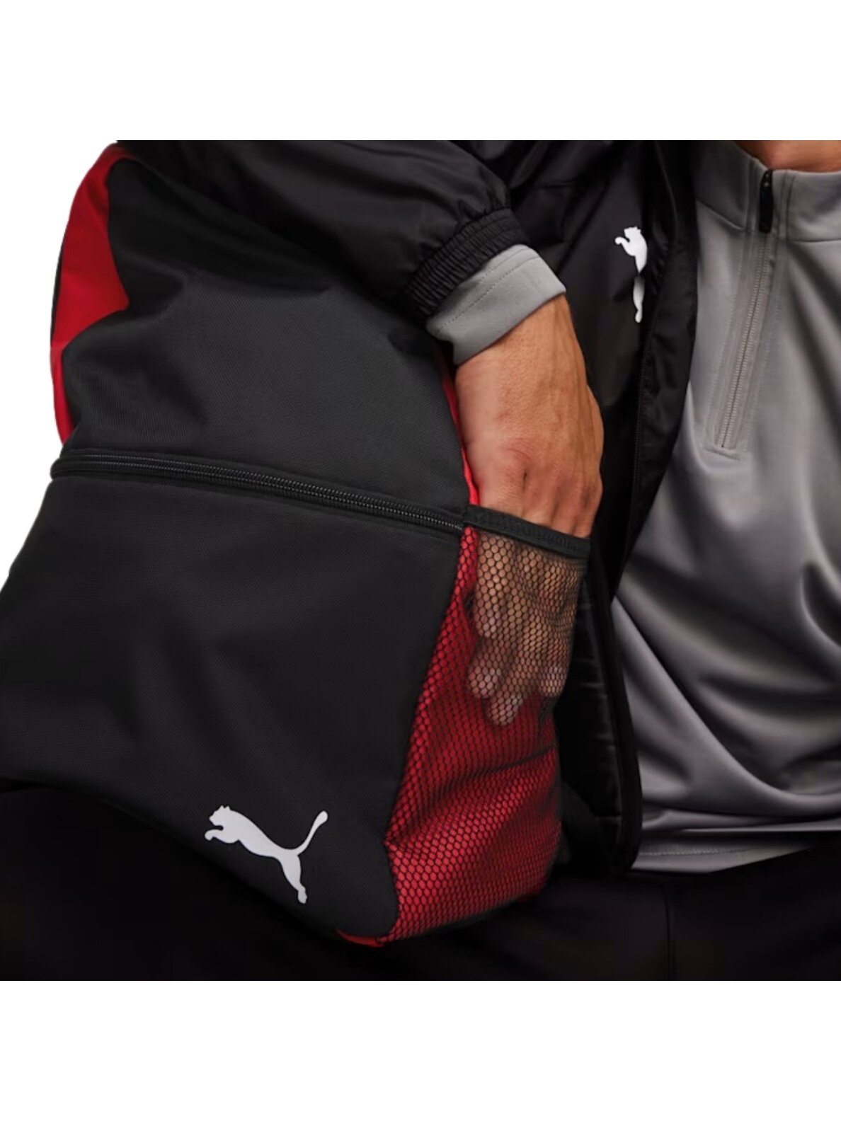 Puma Team Goal Core kuprinė juoda ir raudona 90238 03 3 Puma Team Goal Core kuprinė juoda ir raudona 90238 03 3