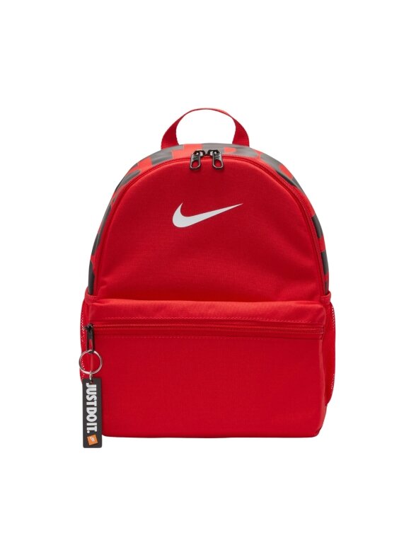 Nike Brasillia JDI Mini kuprinė vaikams raudona DR6091 657 1 Nike Brasillia JDI Mini kuprinė vaikams raudona DR6091 657 1