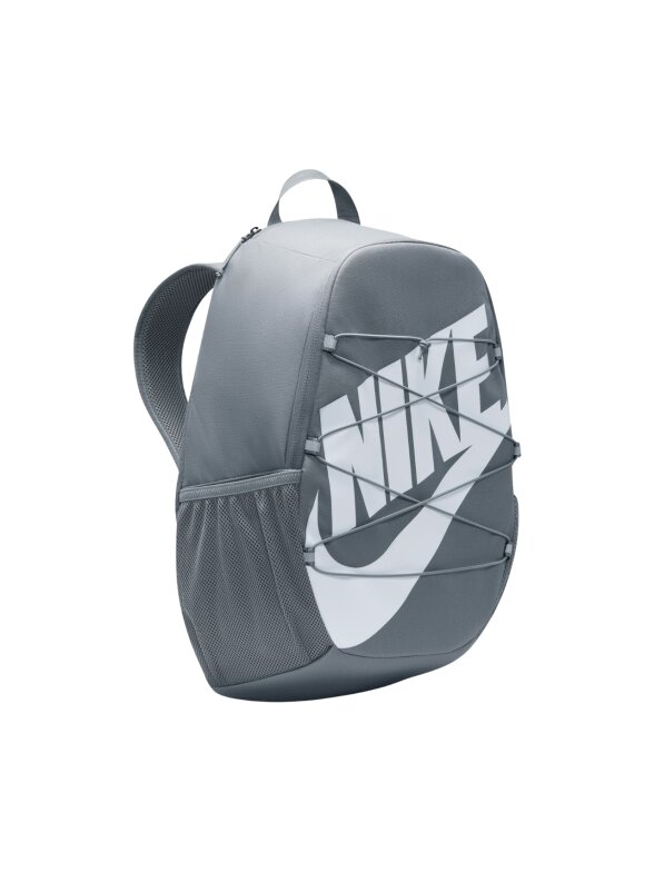 Nike Heritage Sweep kuprinė pilka IO8733 084 2 Nike Heritage Sweep kuprinė pilka IO8733 084 2