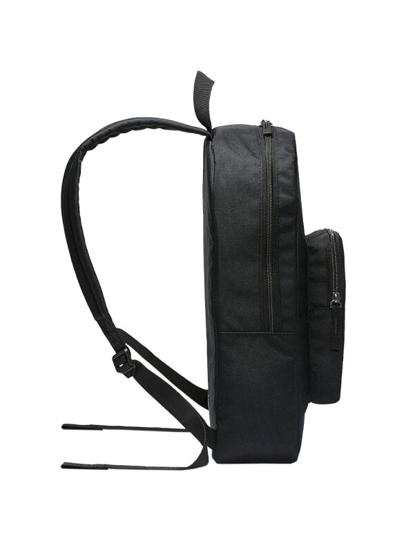 Nike Y NK klasikinė kuprinė juoda BA5928 010 2 Nike Y NK klasikinė kuprinė juoda BA5928 010 2