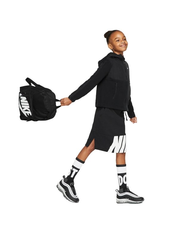 Nike Y NK klasikinė kuprinė juoda BA5928 010 3 Nike Y NK klasikinė kuprinė juoda BA5928 010 3