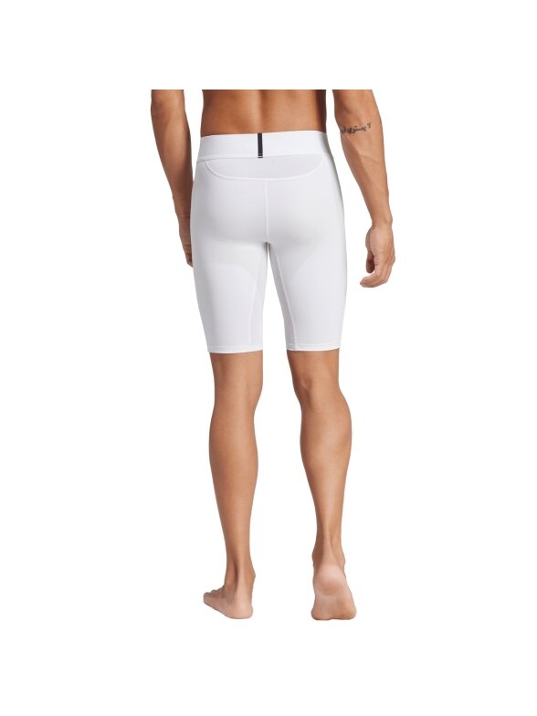 adidas Techfit vyrams trumpikės baltos JN7398 3 adidas Techfit vyrams trumpikės baltos JN7398 3