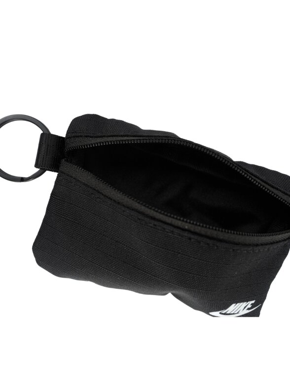 Nike Club Pouch Wallet piniginė juoda N1013421091 2 Nike Club Pouch Wallet piniginė juoda N1013421091 2