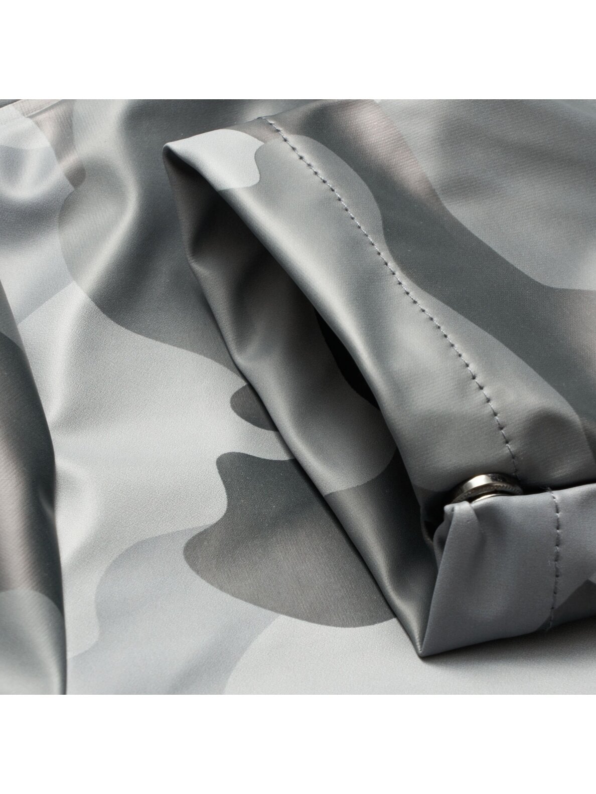 Rains AOP Coach jacket Night camo UNISEX lietpaltis 3 Rains AOP Coach jacket Night camo UNISEX lietpaltis 3