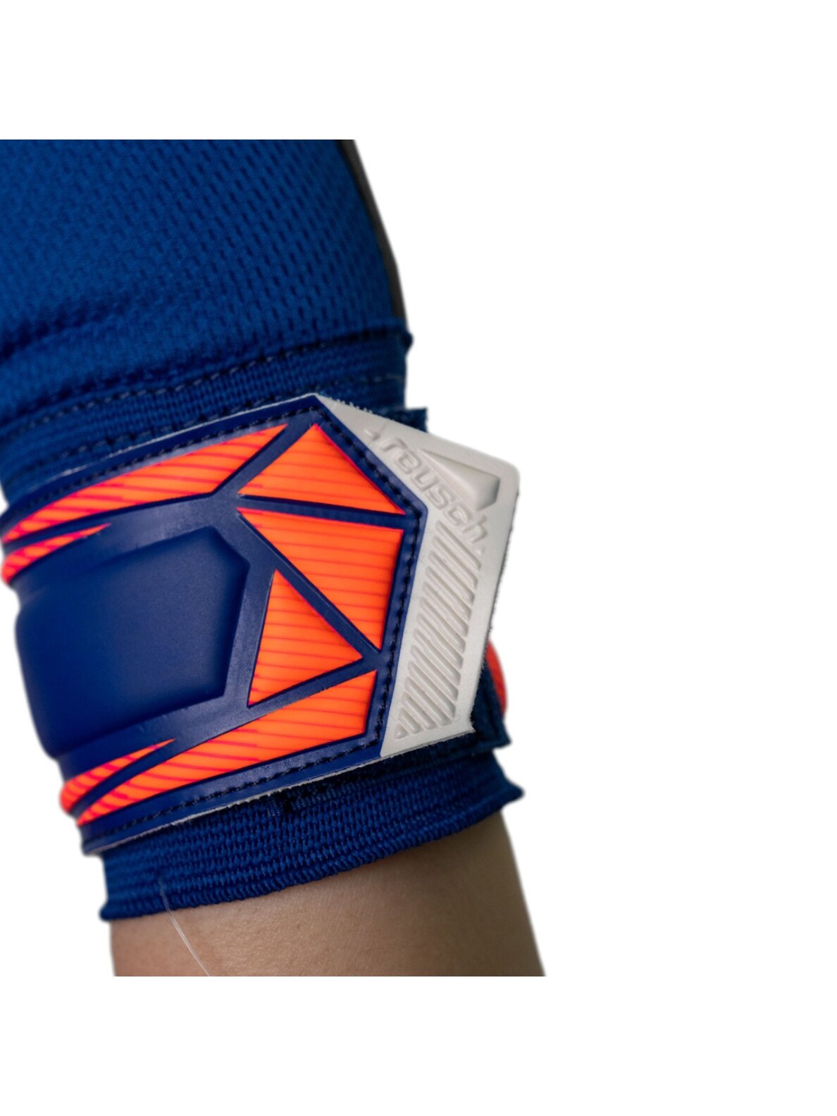 Reusch Attrakt Infinity Evolution NC Junior vartininko pirštinės vaikams mėlynai juodos 6 Reusch Attrakt Infinity Evolution NC Junior vartininko pirštinės vaikams mėlynai juodos 6