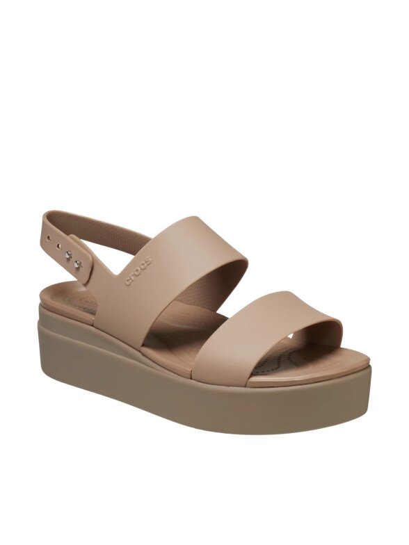 Crocs Brooklyn Low Wedge moteriški sandalai smėlio spalvos 1
