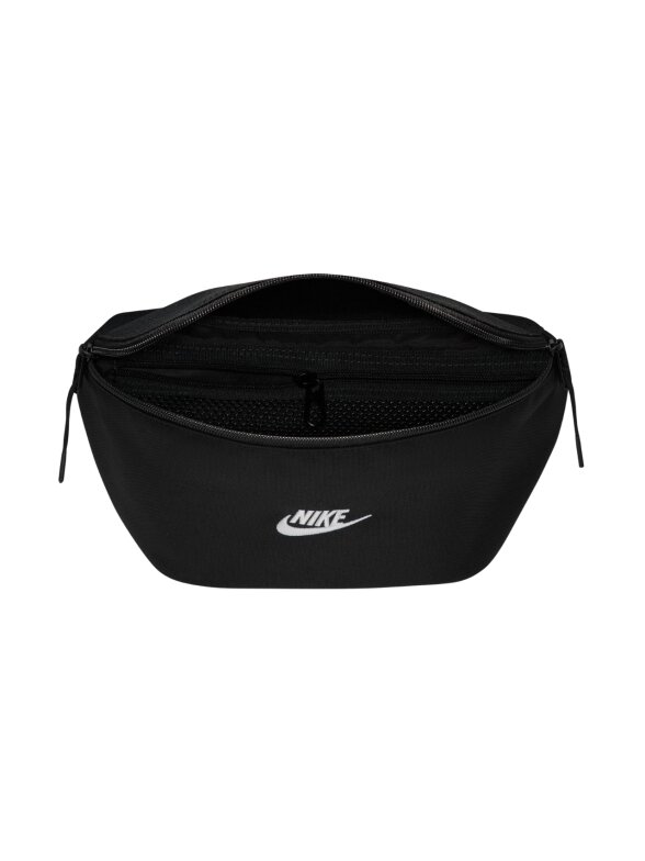 Nike Heritage 2.0 juoda rankinė per petį IB4371 010 3 Nike Heritage 2.0 juoda rankinė per petį IB4371 010 3