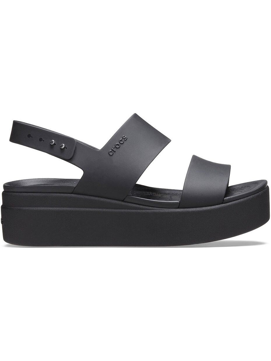 Crocs Brooklyn Low Wedge moteriškos basutės juodos 206453 060 Crocs Brooklyn Low Wedge moteriškos basutės juodos 206453 060