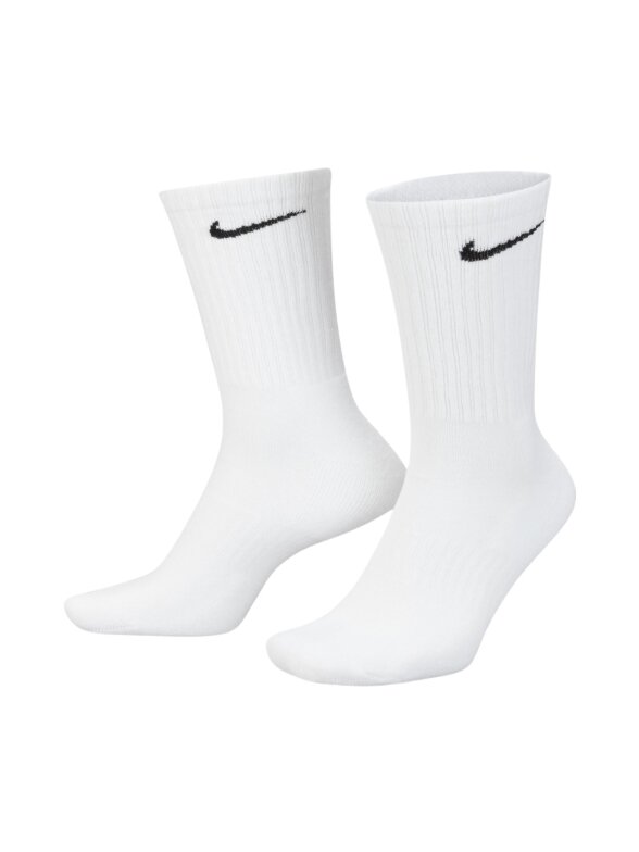 Nike Everyday Cush Crew kojinės 6 poros baltos SX7666 100 Nike Everyday Cush Crew kojinės 6 poros baltos SX7666 100