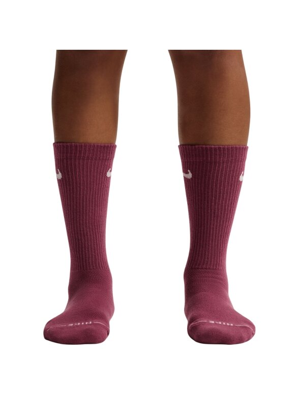 Nike Everyday Elevated kojinės 6 poros smėlio, bordo, rožinės spalvos HQ8021 910 2 Nike Everyday Elevated kojinės 6 poros smėlio, bordo, rožinės spalvos HQ8021 910 2