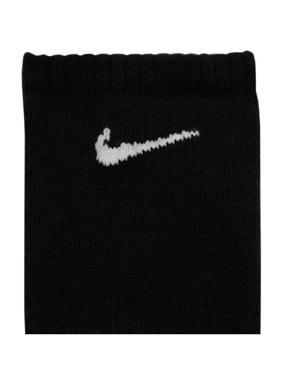 Nike Everyday Lengvos 3P kojinės juodos SX7678 010 2 Nike Everyday Lengvos 3P kojinės juodos SX7678 010 2