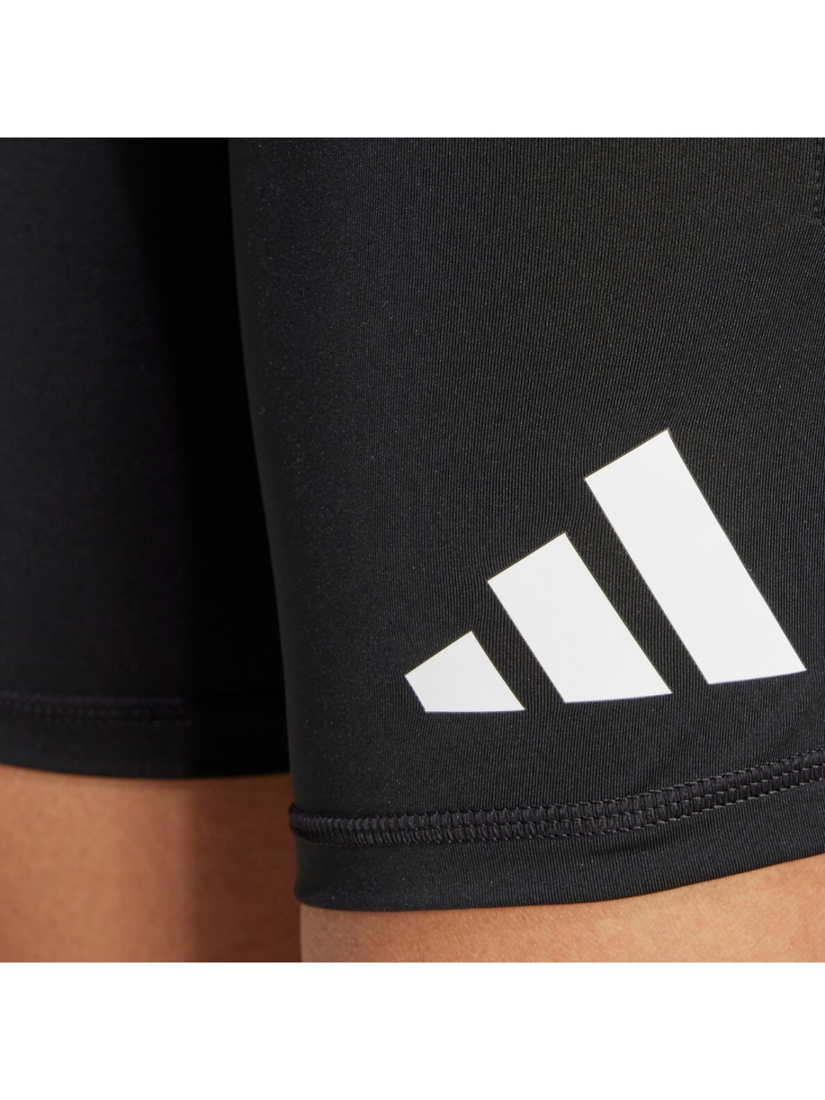 adidas Squadra 25 Padded moterims šortai su paminkštinimu juodi JJ1943 3