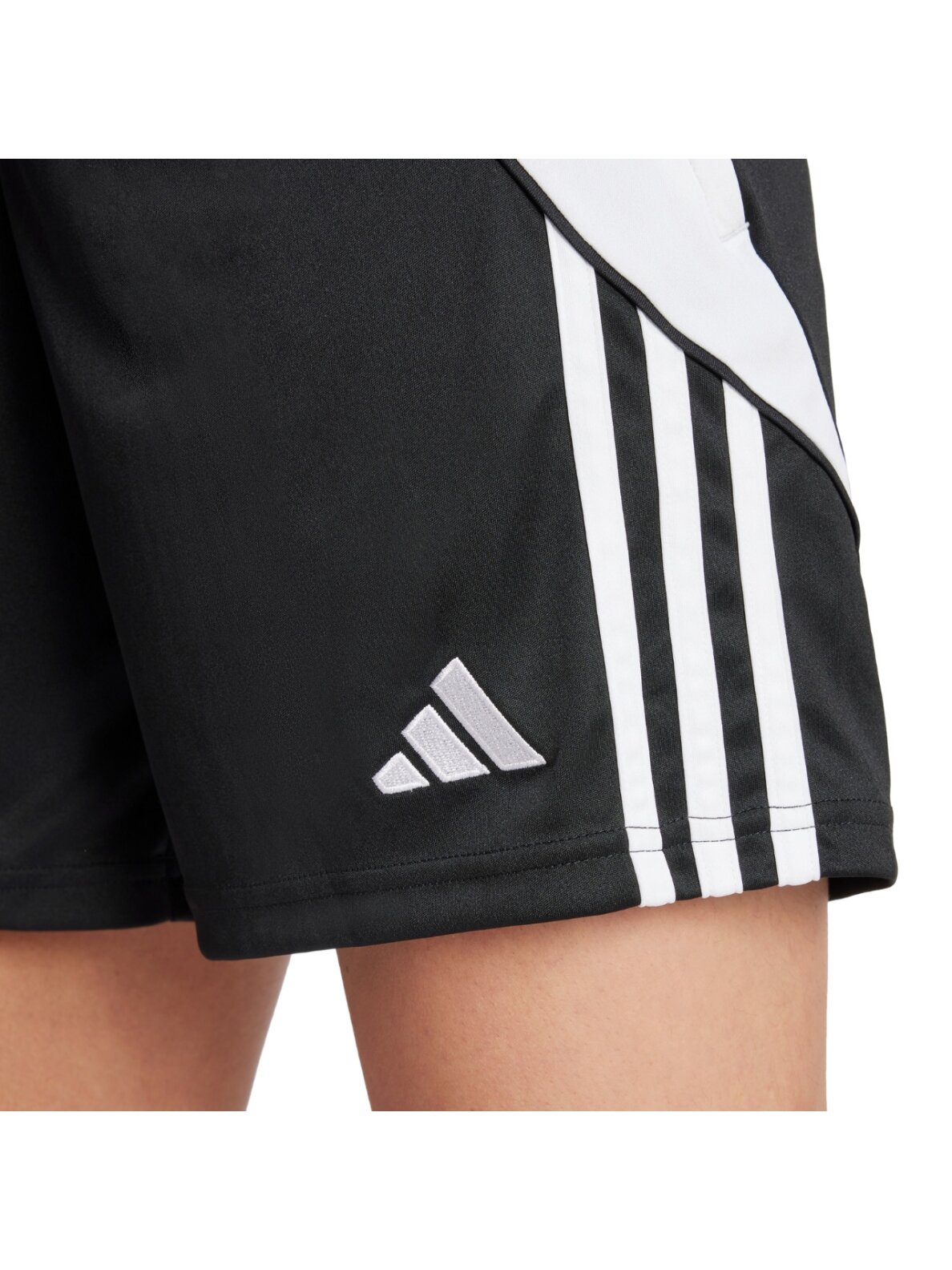 Adidas Tiro 24 Training moteriški šortai juodos ir baltos spalvos IJ7665 5 Adidas Tiro 24 Training moteriški šortai juodos ir baltos spalvos IJ7665 5