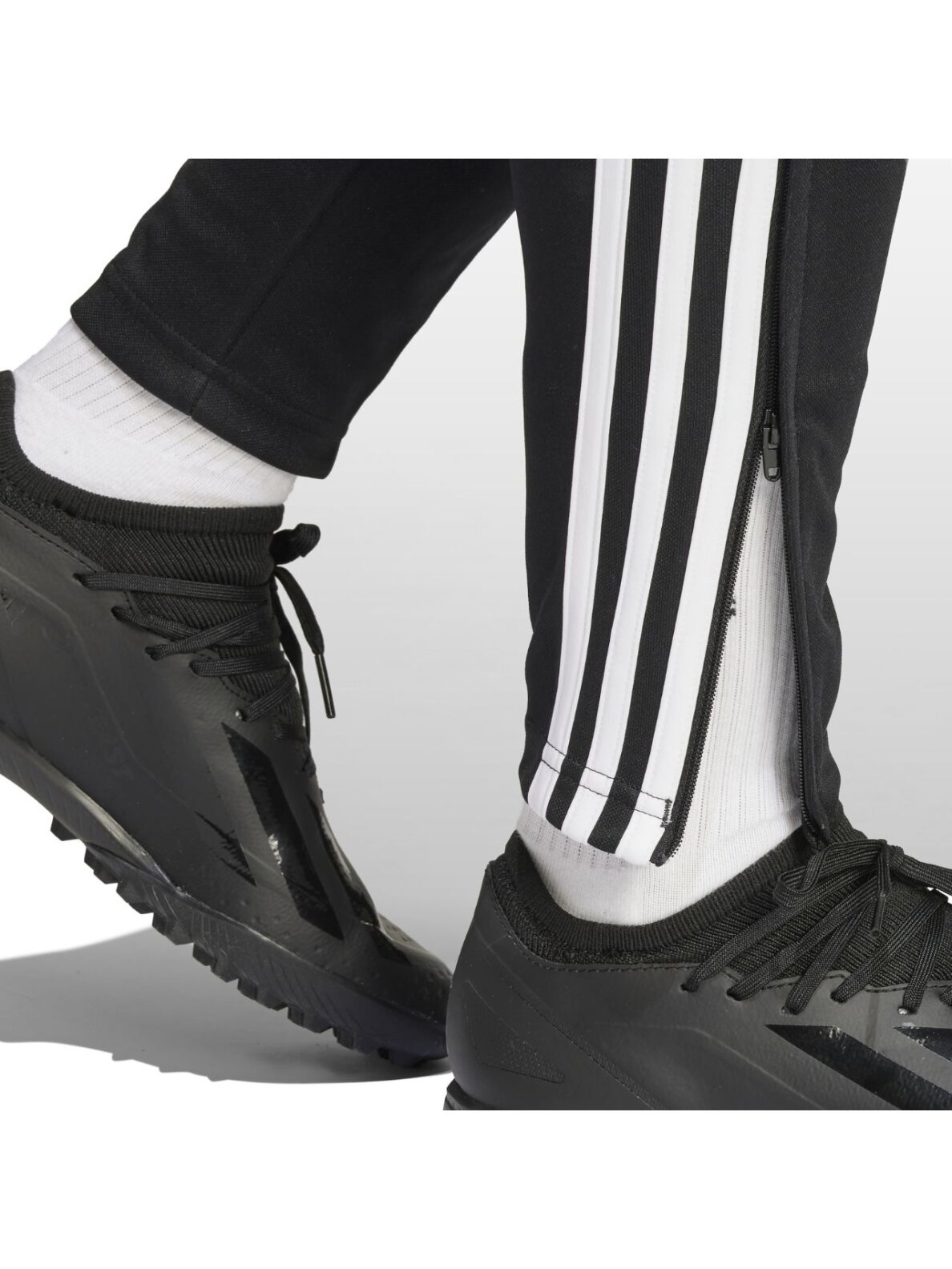 Adidas Tiro 24 Training moteriškos kelnės juodos IJ7660 5 Adidas Tiro 24 Training moteriškos kelnės juodos IJ7660 5