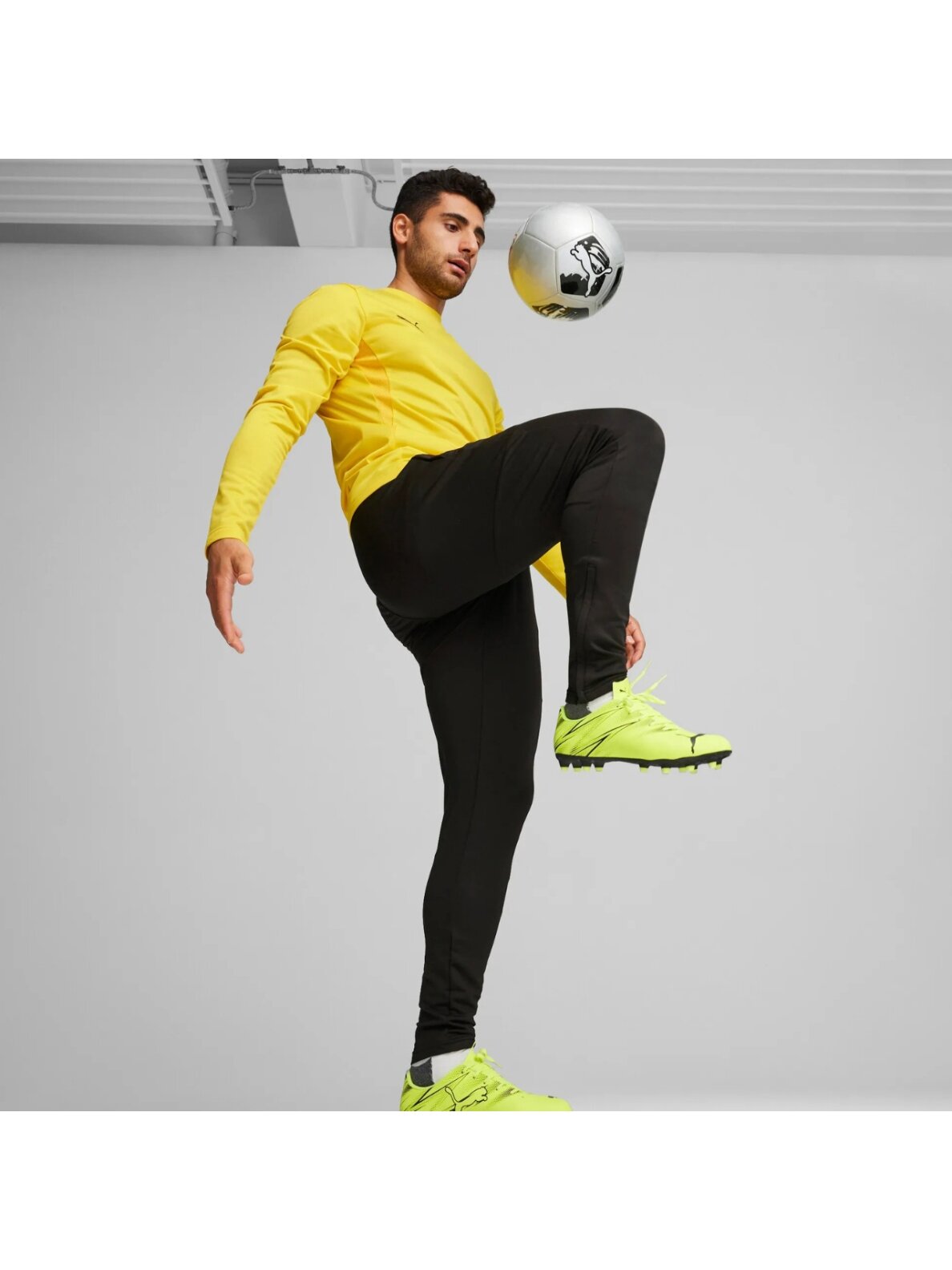 Puma Team Goal Slim Training vyrams juodos 659037 03 6 Puma Team Goal Slim Training vyrams juodos 659037 03 6