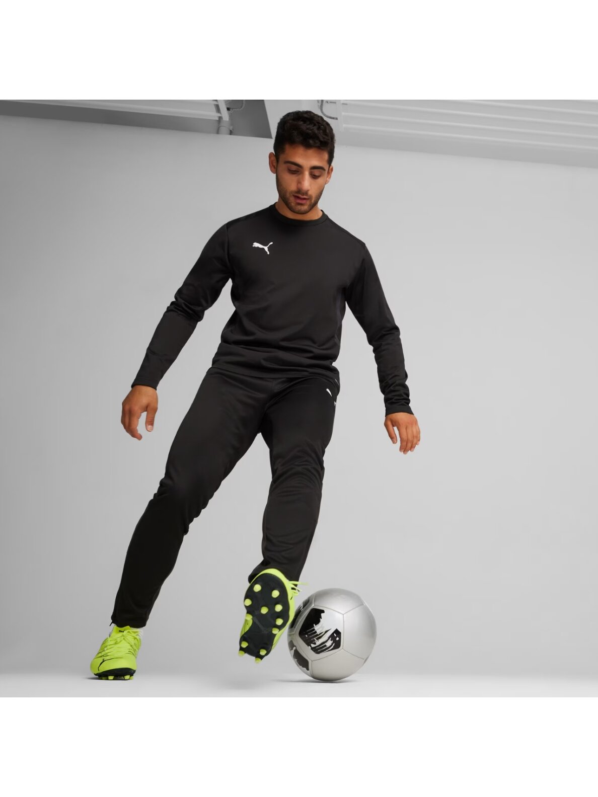 Puma Team Goal Training vyrams juodos 658639 03 6 Puma Team Goal Training vyrams juodos 658639 03 6