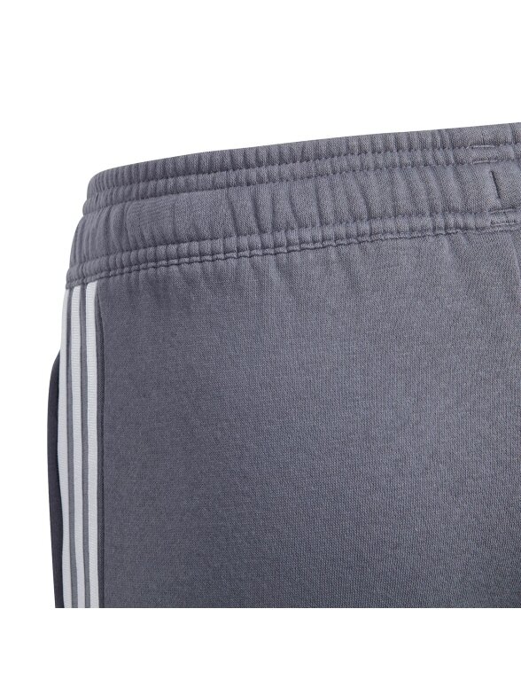 Adidas Tiro 23 League Sweat vaikiški šortai, pilki HZ3014 2 Adidas Tiro 23 League Sweat vaikiški šortai, pilki HZ3014 2