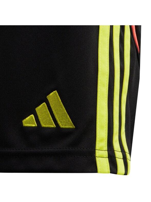 Adidas Tiro 24 vaikiski šortai juodi IT2424 4 Adidas Tiro 24 vaikiski šortai juodi IT2424 4
