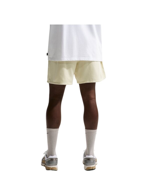 Nike Club vyriškų šortų kremas FN3520 229 1 Nike Club vyriškų šortų kremas FN3520 229 1