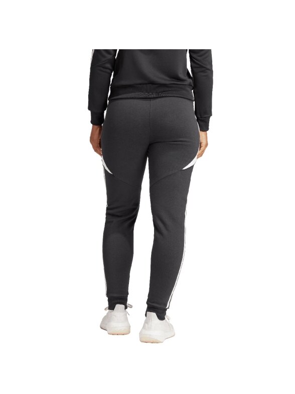 Adidas Tiro 24 Sweat moteriškos kelnės juodos IJ7657 1 Adidas Tiro 24 Sweat moteriškos kelnės juodos IJ7657 1