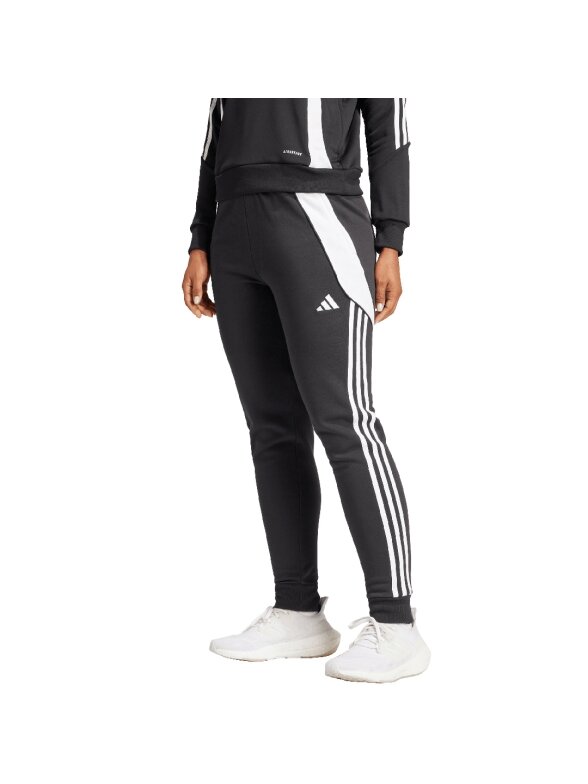 Adidas Tiro 24 Sweat moteriškos kelnės juodos IJ7657 2 Adidas Tiro 24 Sweat moteriškos kelnės juodos IJ7657 2